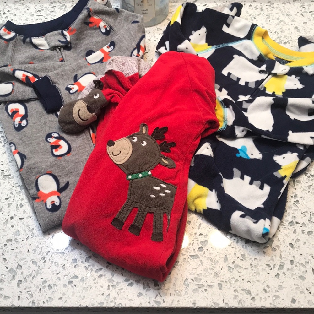 ☀️3 for $10 vacay item☀️Carter’s footie pajamas 3T